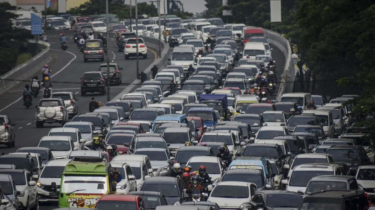 Jelang Lebaran, Truk Dilarang Lewat Tol Mulai 24 Maret hingga 8 April