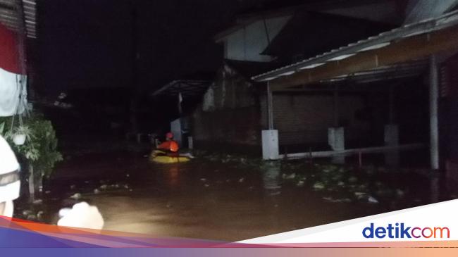 Banjir Terjang Cimanggung Sumedang, 2 Ribu Warga Terdampak