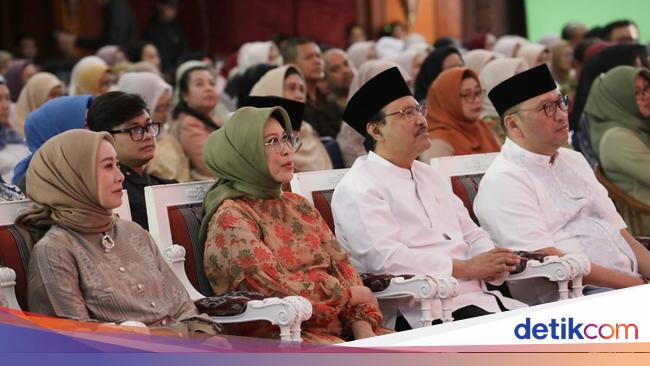 Bukber Bersama Pegawai, Gus Ipul Minta Tingkatkan Solidaritas-Kepedulian