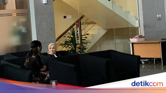 KPK Periksa Nicke Widyawati Terkais Kasus Korupsi di PGN