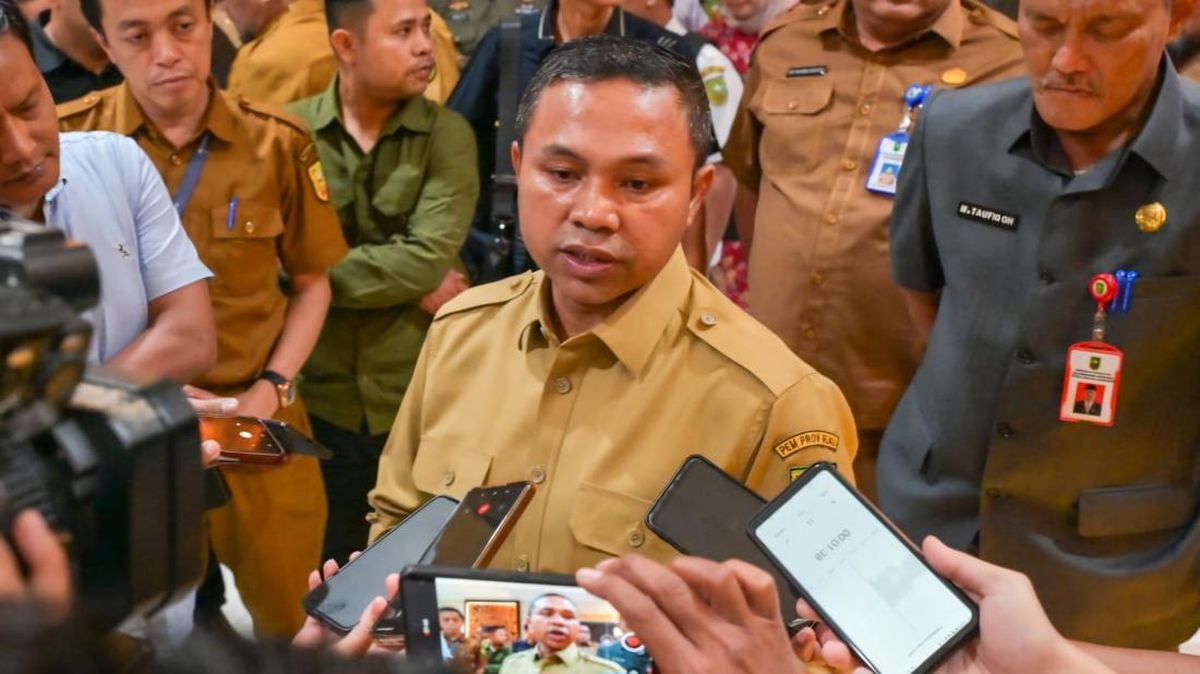 Gubernur Riau Pangkas 21 Ribu Pegawai OPD Demi Bayar Utang Rp2,2 T