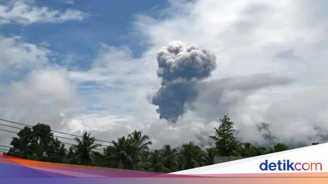 Gunung Dukono di Malut Erupsi, Ketinggian Abu Vulkanik Capai 3 Km