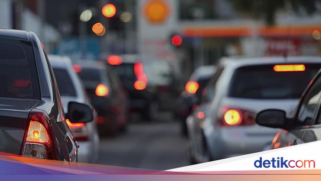 Info Titik-titik Kemacetan di Tol Arah Jakarta Pagi Ini: Cililitan-Cawang