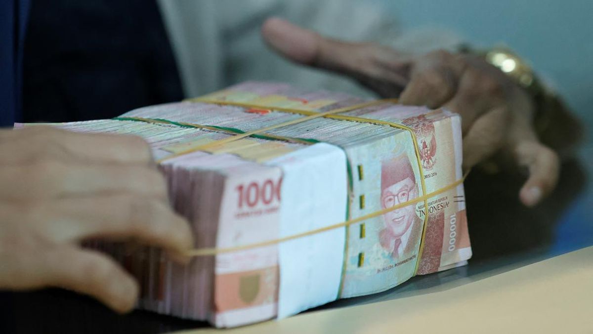 Rupiah Jatuh ke Rp16.531 Sore Ini