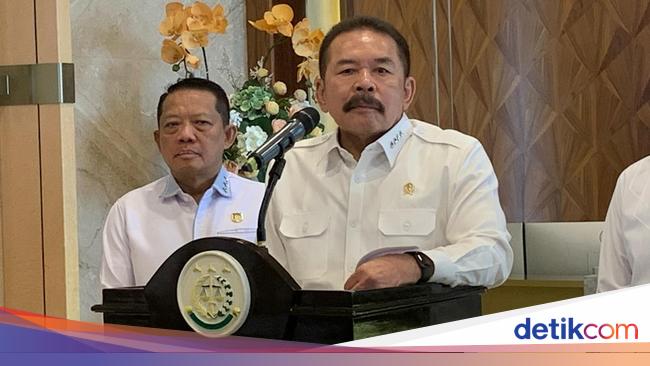 Kejagung Dalami Heboh Grup WA ‘Orang-Orang Senang’ Terkait Kasus Minyak Mentah