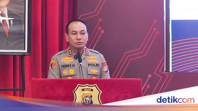 Kapolda Riau Canangkan Penanaman Pohon Hijaukan Bumi Lancang Kuning