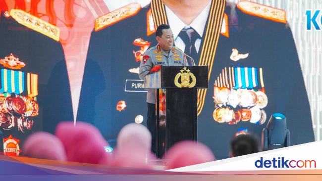 Junjung Kesetaraan, Kapolri Tunjuk 10 Polwan Jadi Kapolres