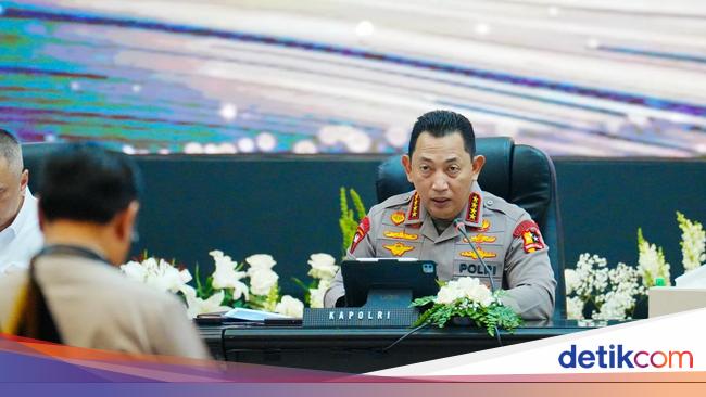 Kapolri Kenalkan Tagline Mudik Aman-Keluarga Nyaman hingga Hotline 110 Polri