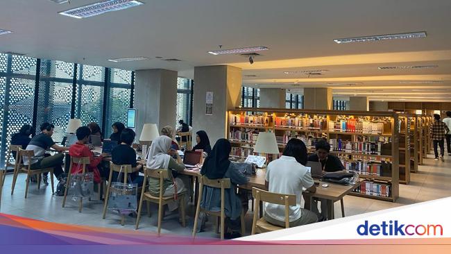 Warga Pilih Ngabuburit di Perpustakaan TIM: Tetap Bisa Nongkrong