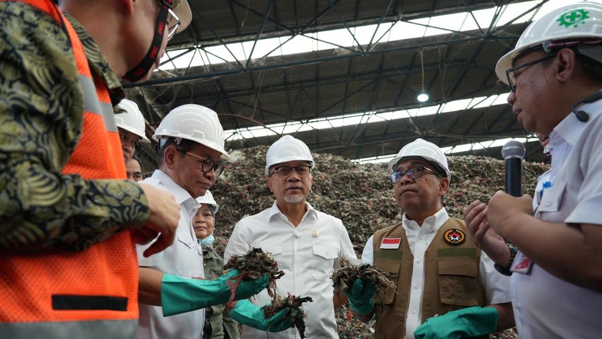 Zulhas Tinjau Potensi TPST Bantargebang, Siap Sederhanakan Regulasi