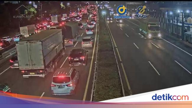 Jumat Malam, Lalin Jakarta Masih Macet di Sejumlah Titik