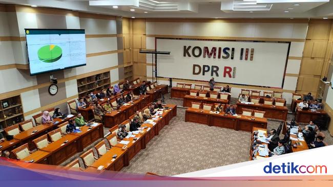 Rapat di DPR, Dirjen MA Curhat Kekurangan 2.000 Hakim Peradilan Umum