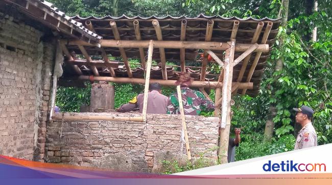 Petir Sambar Rumah Warga di Klaten, 1 Orang Terluka-Perabot Rusak