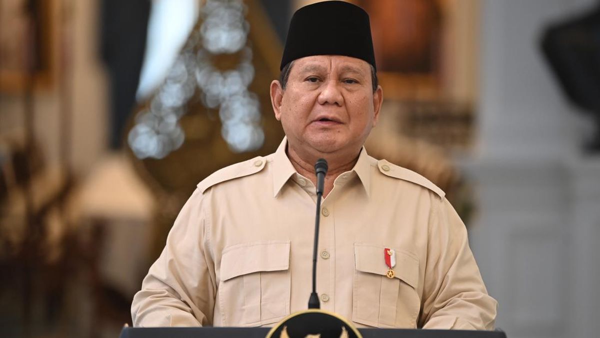 Prabowo Larang Instansi Rekrut Honorer Lagi, Ancam Sanksi