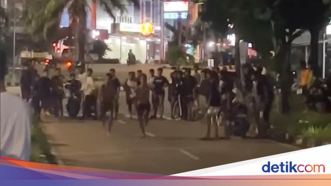 Viral Balap Lari Tutup Jalan GDC Depok Diduga Jadi Ajang Taruhan