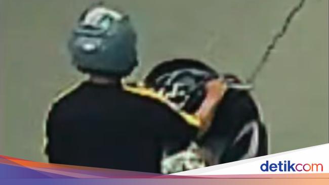 Pria Bermotor Jambret Kalung Emas di Jakut, Korbannya Ternyata Banyak