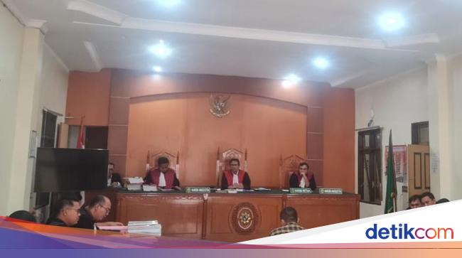 3 Terdakwa Pembakar Rumah Wartawan Karo Dituntut Hukuman Mati