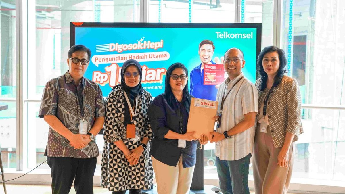 Telkomsel Bagi THR Lebaran Miliaran Rupiah Lewat Program Digosok Hepi